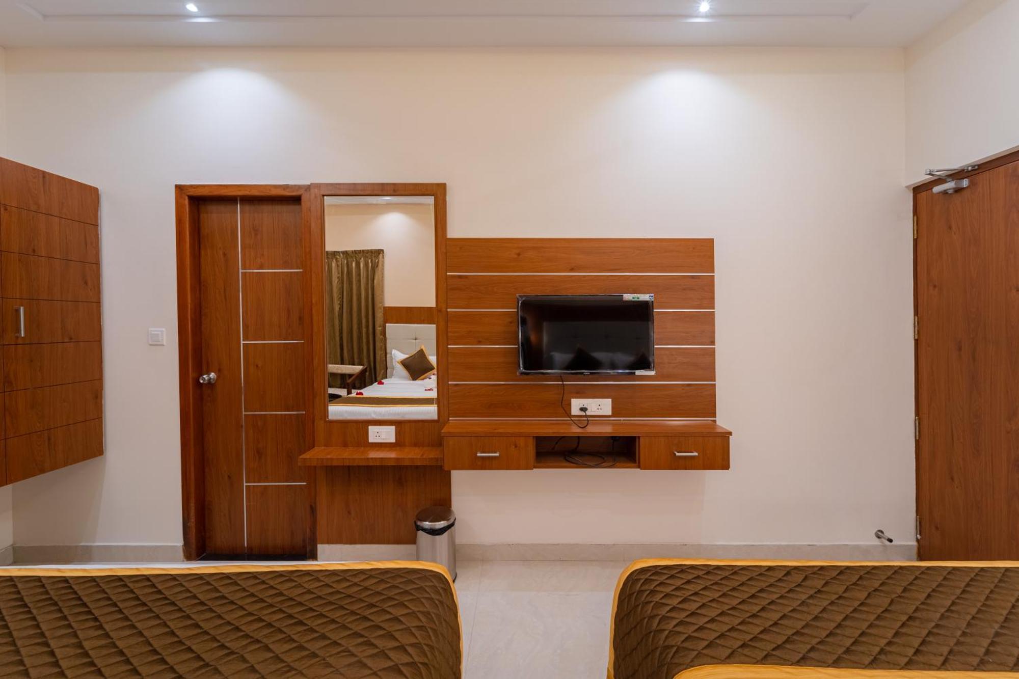 Welcome Grand Residency Пондичерри Экстерьер фото