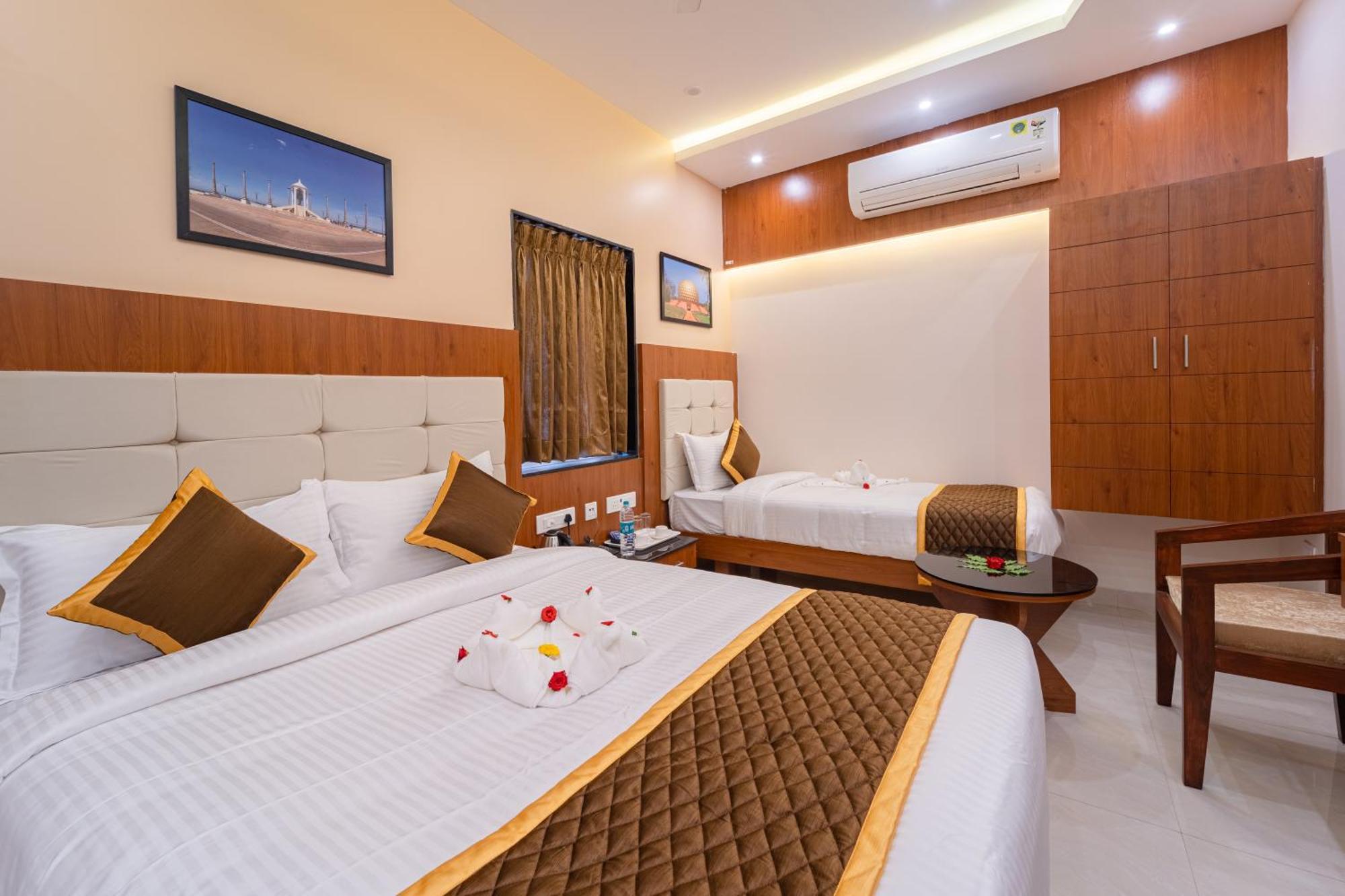 Welcome Grand Residency Пондичерри Экстерьер фото