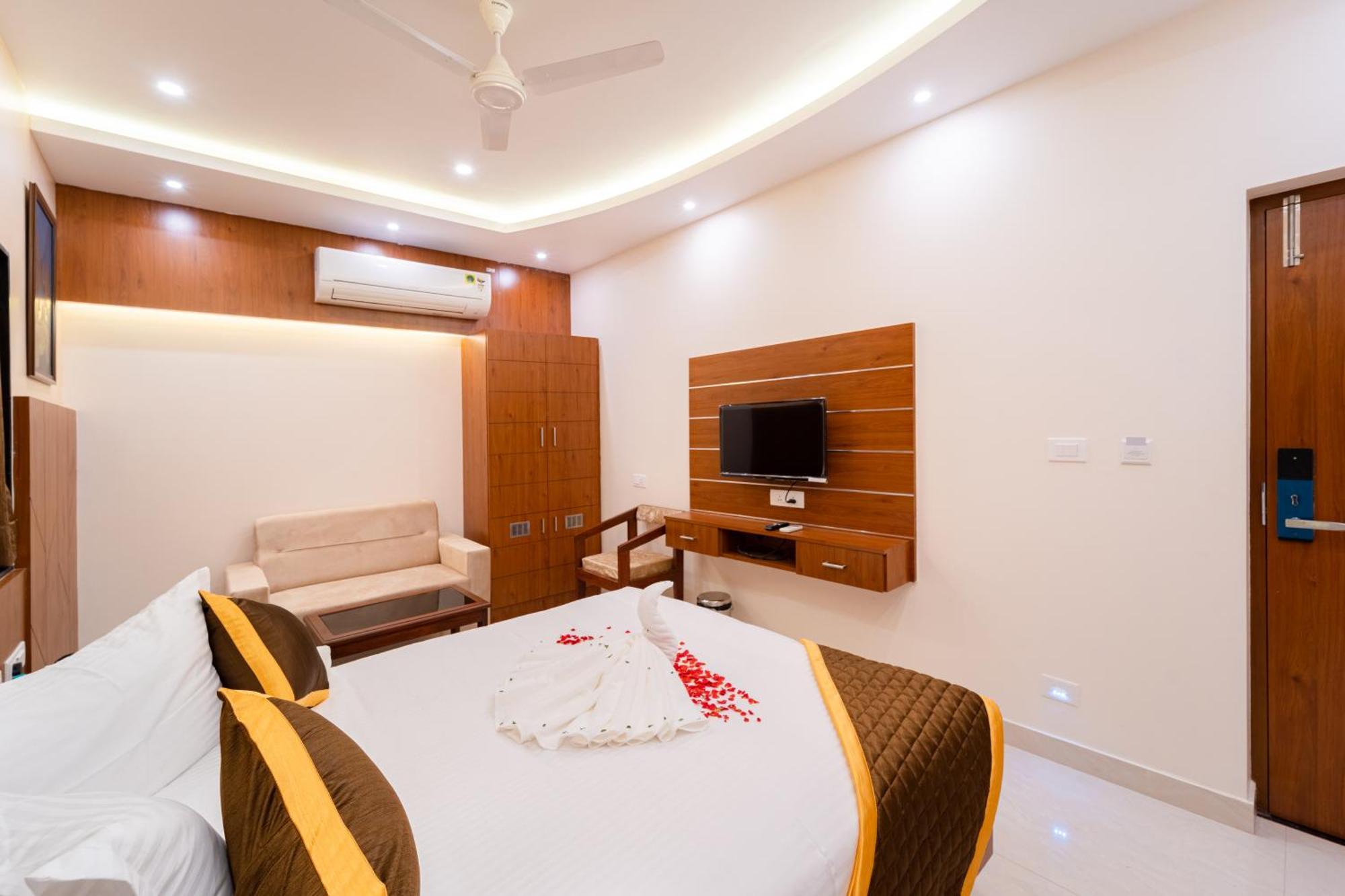 Welcome Grand Residency Пондичерри Экстерьер фото